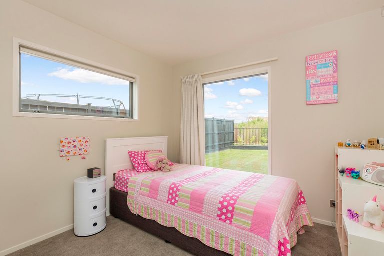 Photo of property in 17 Bayvista Drive, Karaka, Papakura, 2113