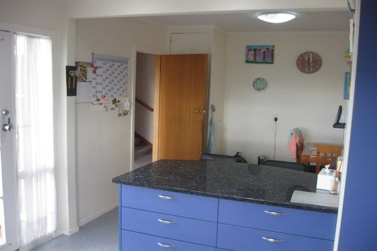 Photo of property in 28 Maple Grove, Kingston, Wellington, 6021