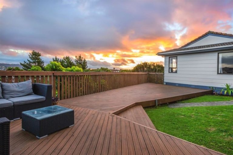 Photo of property in 19 Staysail Place, Whitby, Porirua, 5024
