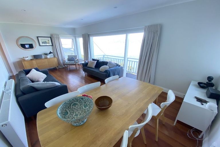 Photo of property in 425 Karaka Bay Road, Karaka Bays, Wellington, 6022