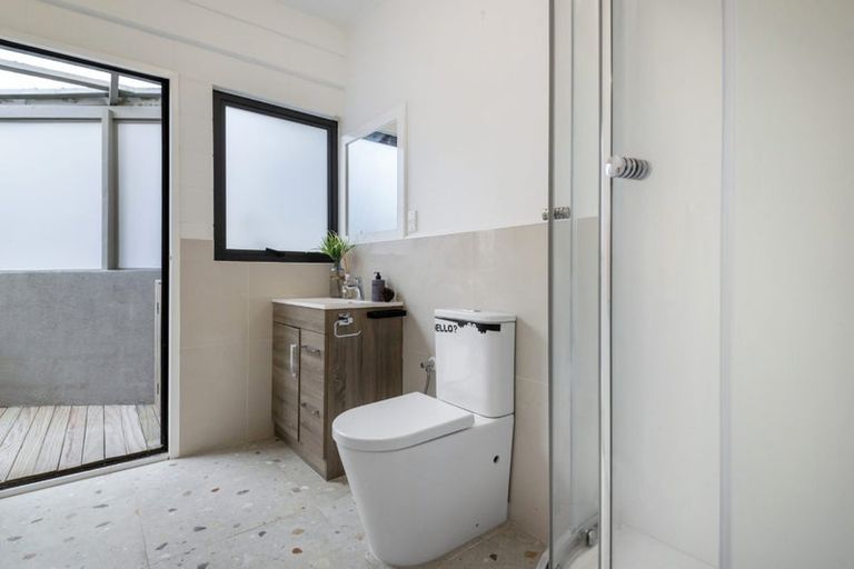Photo of property in 1/94 Glamorgan Drive, Torbay, Auckland, 0630