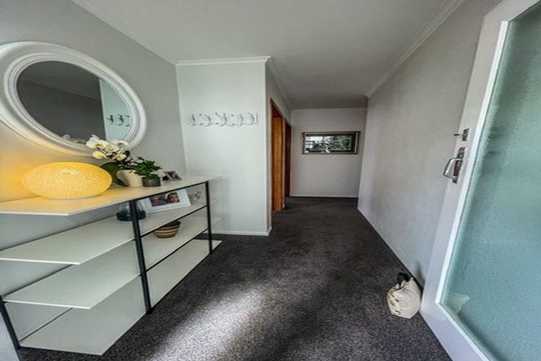Photo of property in 2/8 Reading Street, Karori, Wellington, 6012
