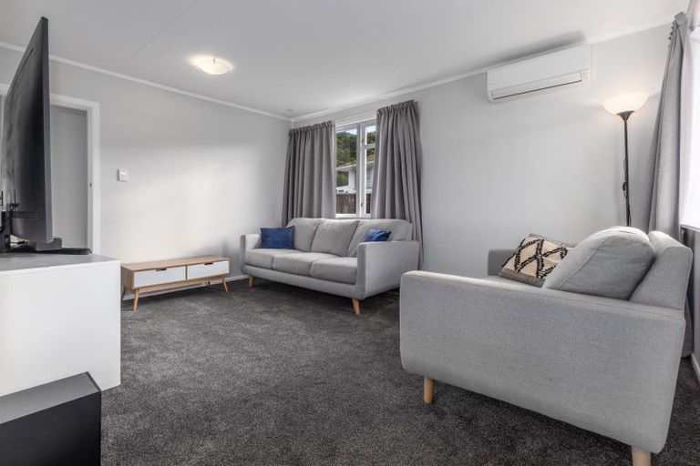 Photo of property in 30 Rangituhi Crescent, Takapuwahia, Porirua, 5022