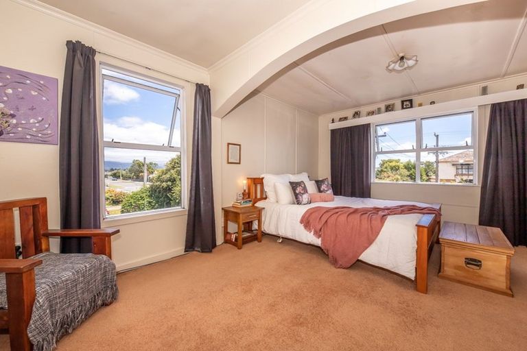 Photo of property in 79 Russell Street, Westport, 7825