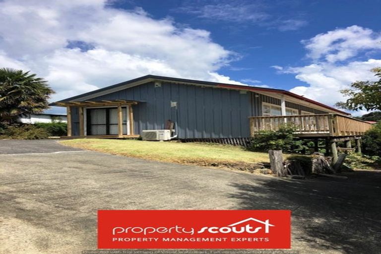 Photo of property in 8 Reid Road, New Lynn, Auckland, 0600