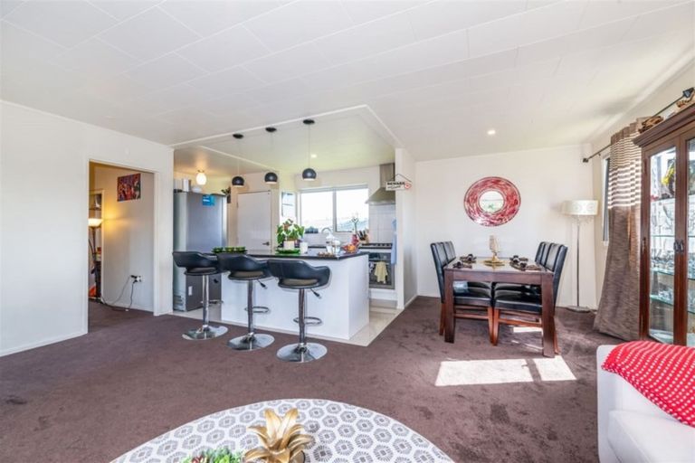 Photo of property in 2/9 Heathberry Close, Papatoetoe, Auckland, 2025