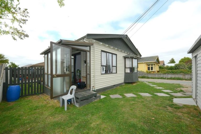 Photo of property in 32 Mackworth Street, Woolston, Christchurch, 8062