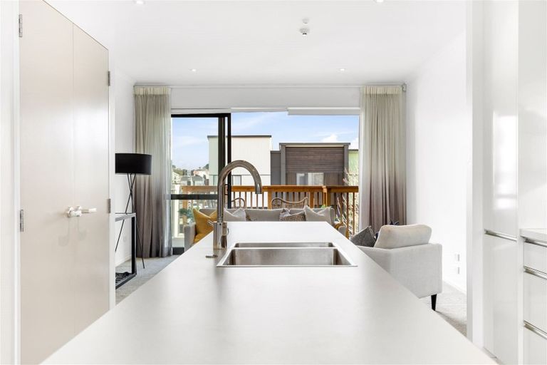 Photo of property in 4 Torea Tai Road, Hobsonville, Auckland, 0616