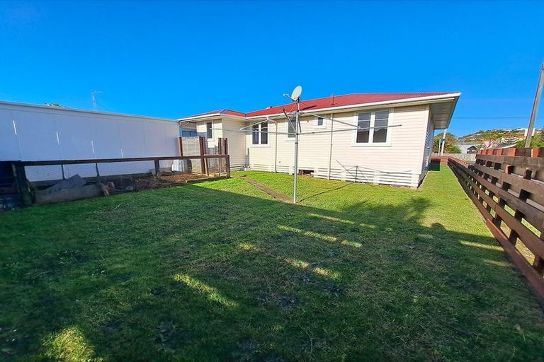 Photo of property in 84 Ngamotu Road, Spotswood, New Plymouth, 4310