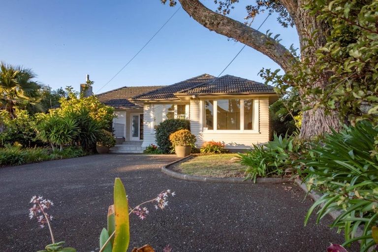 Photo of property in 80 Pleasant Road, Glen Eden, Auckland, 0602