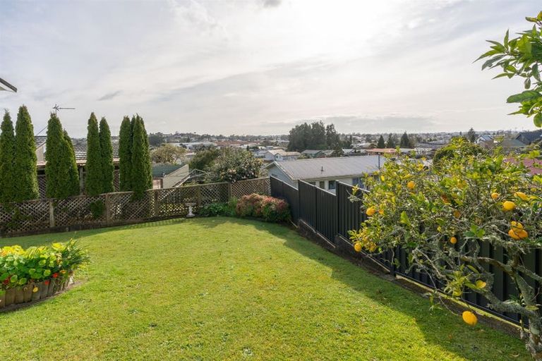 Photo of property in 65 Poaka Avenue, Dinsdale, Hamilton, 3204