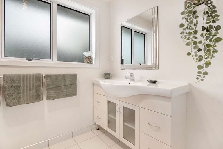 Photo of property in 8 Roberts Road, Hei Hei, Christchurch, 8042