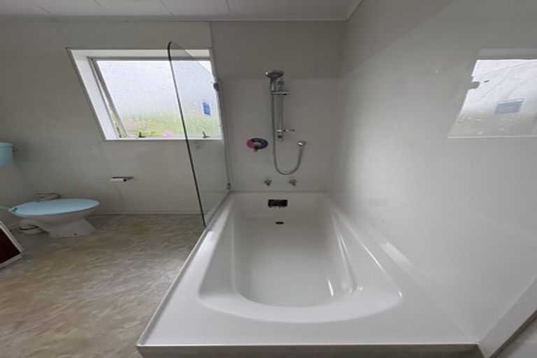 Photo of property in 2/122 William Street, Petone, Lower Hutt, 5012