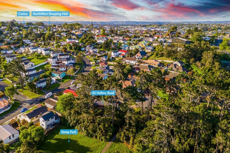 Photo of property in 65 Helleur Road, Massey, Auckland, 0614