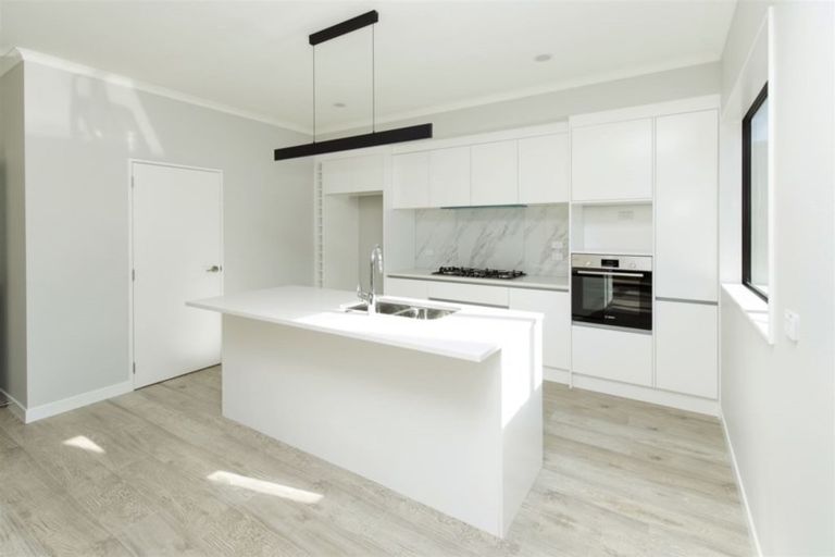 Photo of property in 104 Godfrey Drive, Orewa, 0931