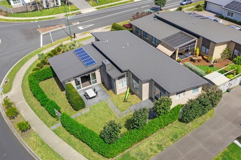 Photo of property in 1 Kapuka Street, Papamoa Beach, Papamoa, 3118