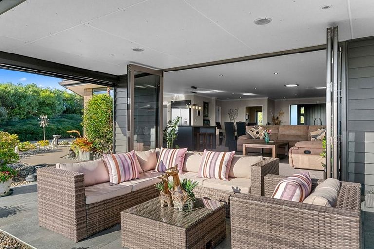 Photo of property in 97 West Ridge Road, Maunu, Whangarei, 0110