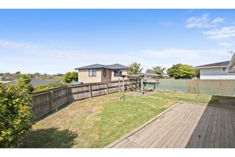 Photo of property in 4 Tawa Place, Waiuku, 2123