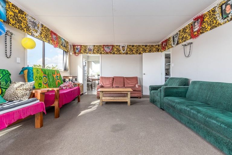 Photo of property in 2/40 Churchill Avenue, Manurewa, Auckland, 2102