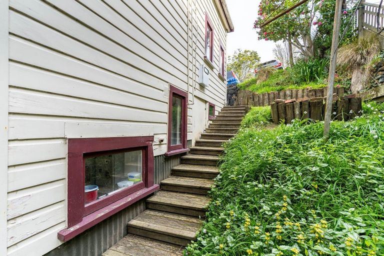 Photo of property in 1 Haddon Place, Dunedin Central, Dunedin, 9016