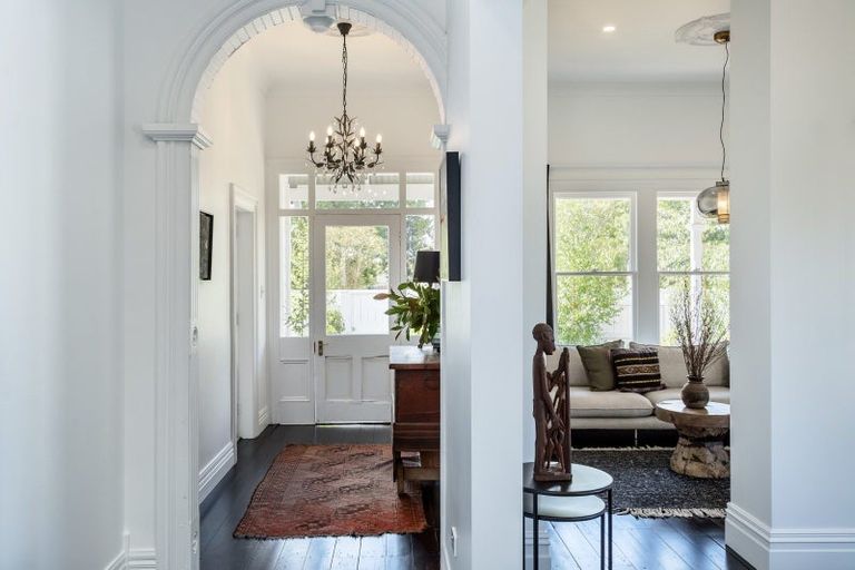 Photo of property in 250 Main Street, Greytown, 5712