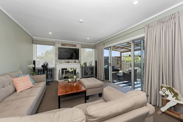 Photo of property in 8 Cricket Place, Melville, Hamilton, 3206