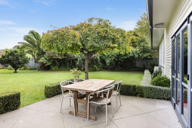 Photo of property in 9 Neeve Place, Taradale, Napier, 4112