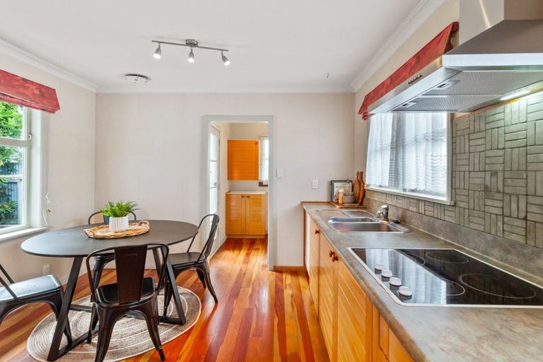 Photo of property in 6 Chester Street, Levin, 5510