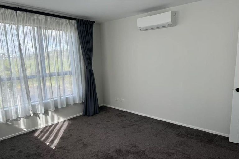 Photo of property in 28 Tawatawa Street, Long Bay, Auckland, 0630