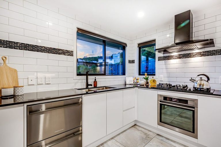 Photo of property in 163 Navigation Drive, Whitby, Porirua, 5024