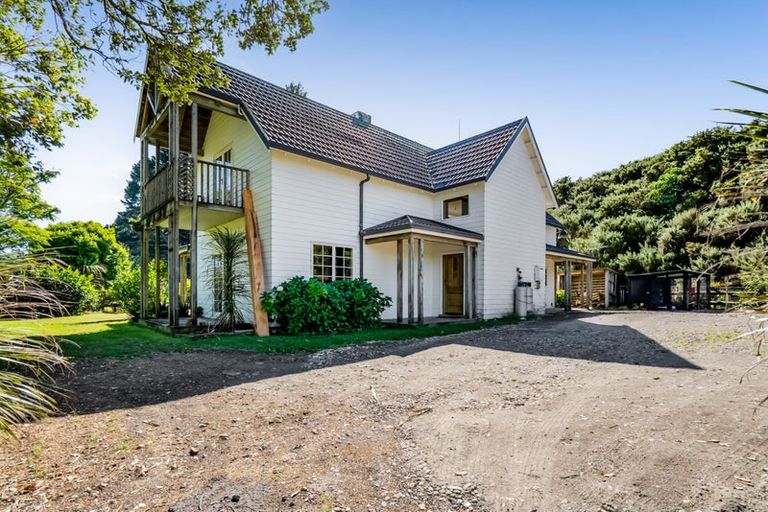 Photo of property in 427 Mataro Road, Onaero, Urenui, 4375