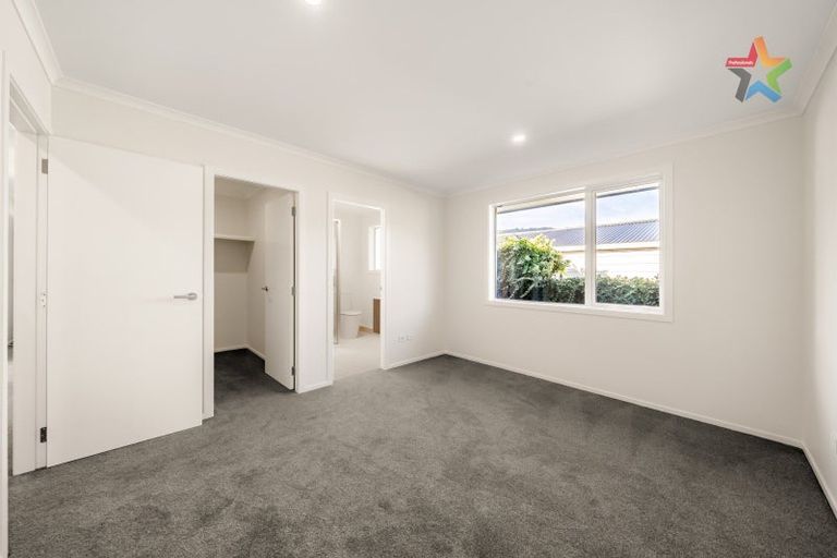 Photo of property in 298a Stokes Valley Road, Stokes Valley, Lower Hutt, 5019
