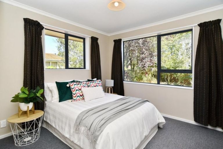 Photo of property in 40 Medina Crescent, Parklands, Christchurch, 8083