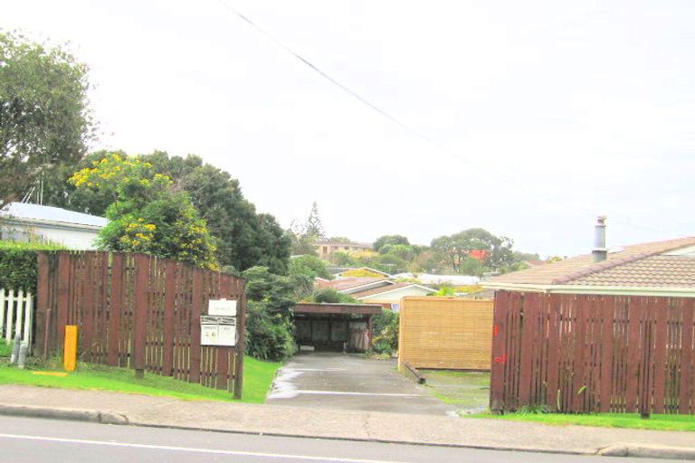 Photo of property in 1/26 Red Beach Road, Red Beach, 0932