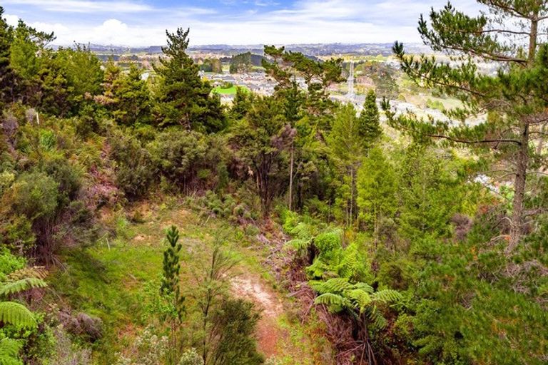 Photo of property in 48 Pinetone Road, Kumeu, 0892