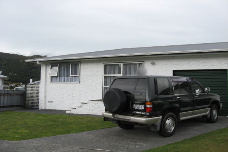 Photo of property in 17a Kendal Grove, Wainuiomata, Lower Hutt, 5014