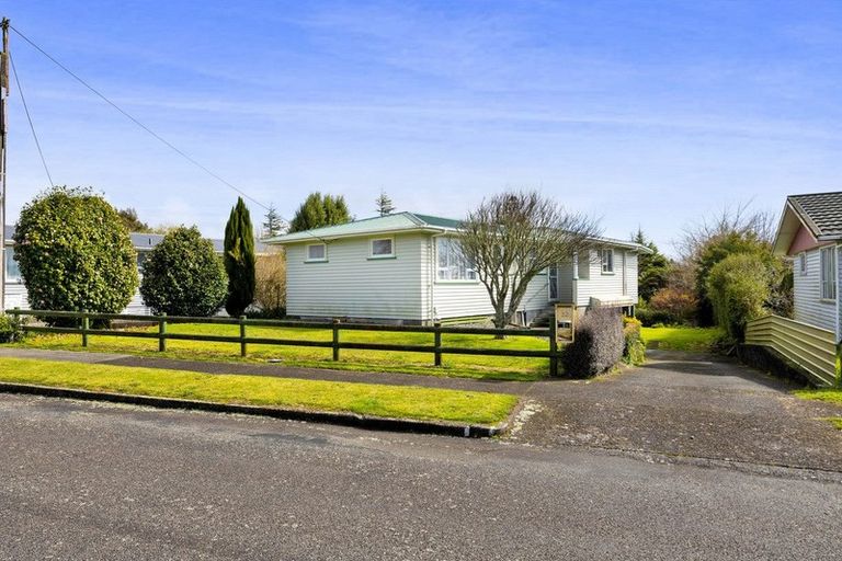 Photo of property in 32 Antonio Street, Stratford, 4332