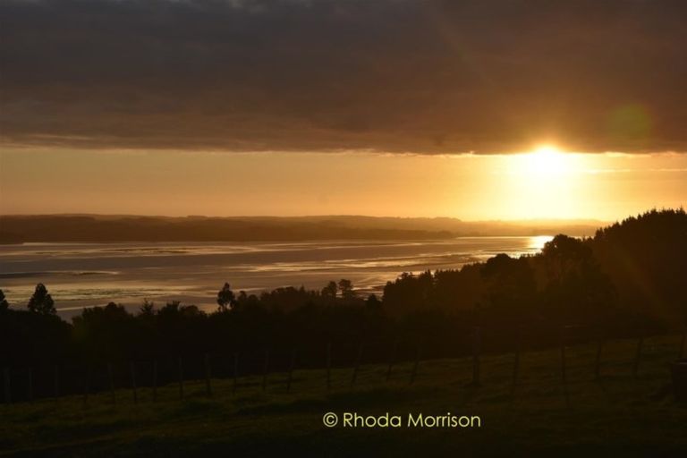 Photo of property in 6 Te Wairoa Lane, Tinopai, 0593
