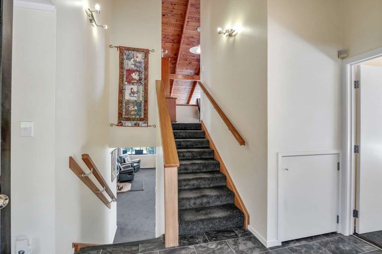 Photo of property in 11 North Way, Titirangi, Auckland, 0604