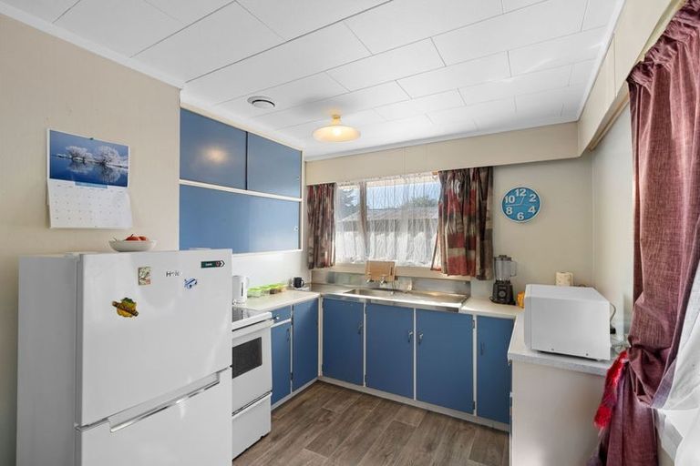 Photo of property in 1/4 Mckenzie Street, Levin, 5510