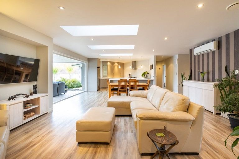 Photo of property in 43 Tauroa Valley Road, Havelock North, 4130