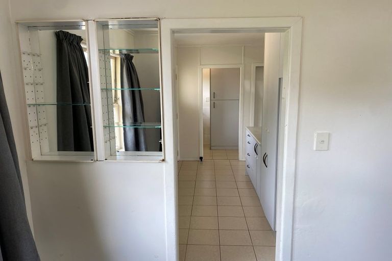 Photo of property in 2/284 Wairau Road, Glenfield, Auckland, 0629