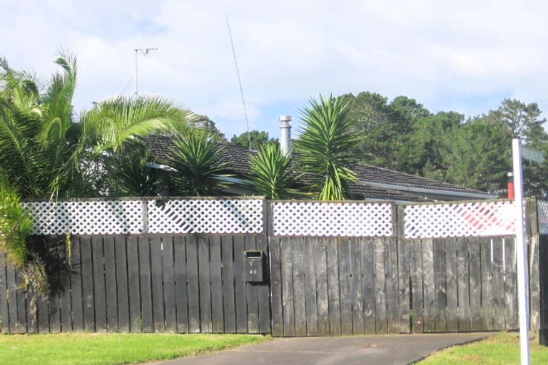 Photo of property in 2/42 Zita Maria Drive, Massey, Auckland, 0614