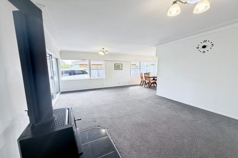 Photo of property in 30 Meadway, Sunnyhills, Auckland, 2010