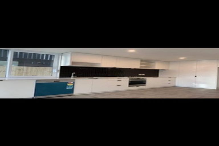 Photo of property in 3/6 Bushland Grove, Paparangi, Wellington, 6037