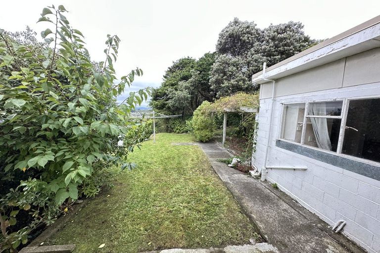 Photo of property in 169 Broderick Road, Johnsonville, Wellington, 6037