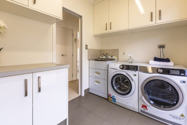 Photo of property in 118 Kent Terrace, Taradale, Napier, 4112