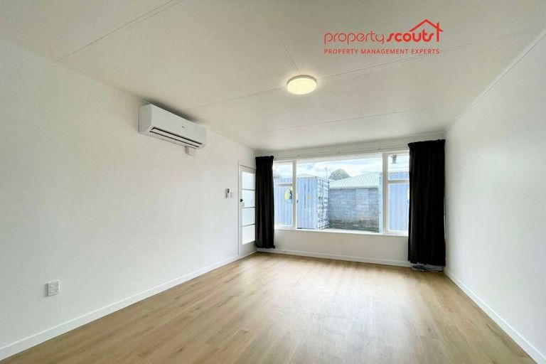 Photo of property in 4 Simons Street, Moturoa, New Plymouth, 4310