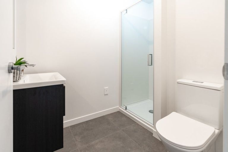 Photo of property in 84 Ara Paiwhenua, Tawa, Wellington, 5028