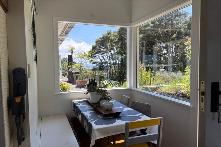 Photo of property in 274 Scenic Drive, Titirangi, Auckland, 0604